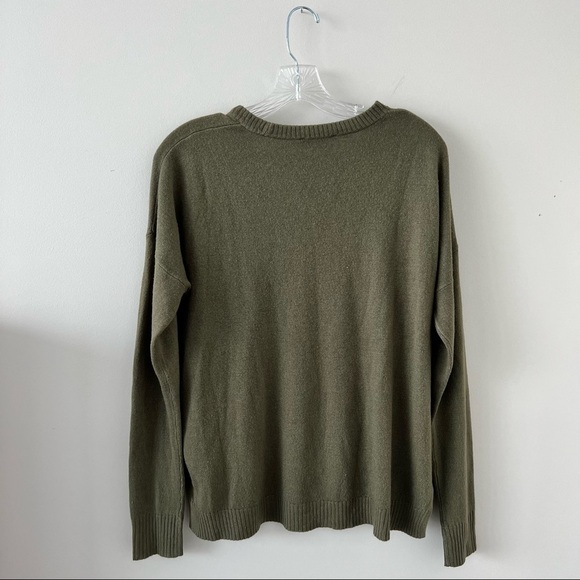 Express Green Scoop Neck Cozy Pullover Long Sleeve Sweater Capsule - Picture 3 of 4